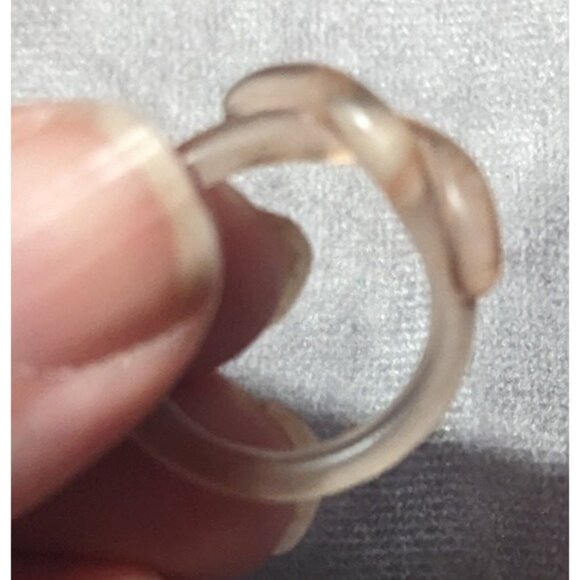 Translucent Tan Knotted Fashion Ring Size 6 1/2 - Picture 7 of 14